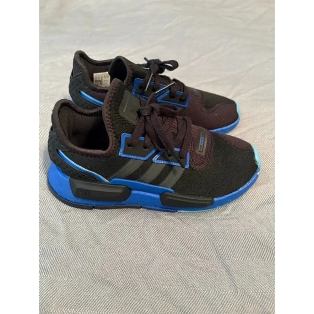 ADIDAS MENS SHOES SIZE 6